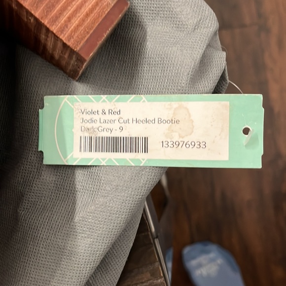 Worn a handful of times - Picture 6 of 7